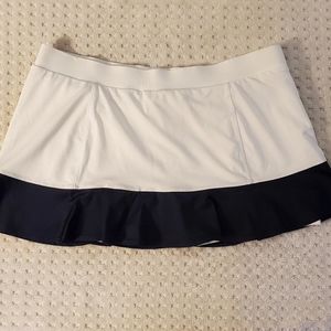 Tail blue and white skort